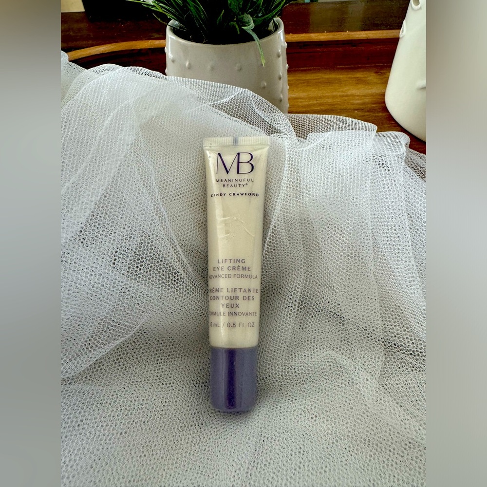 Meaningful Beauty Lifting Eye Crème